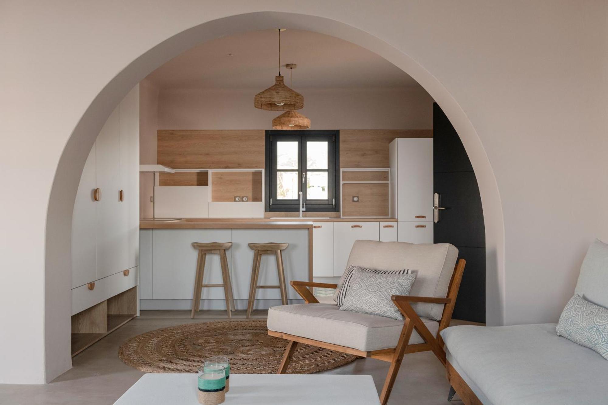 Art Group Living Naousa (Paros)